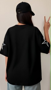 Camiseta Holgada Negra para Mujer con Estampado del Número 32, Cuello Redondo, Manga Corta, Informal, Tejido de Punto, 100% Algodón - Product Image 2