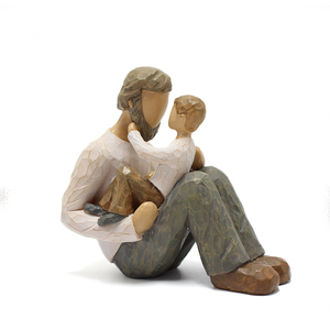 Résine peinte à la main père fils Sculpture astucieuse décoration de la maison ornement nouveau-né bébé première célébration grand-mère grand-père - Product Image 1