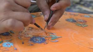 Mesa de Mármol Blanco Pulido Elegante de Alta Demanda, Diseño Floral Hecho a Mano, Tamaño Personalizado para Mesas de Comedor/Cafetería - S.Kumar Sons - Product Image 3