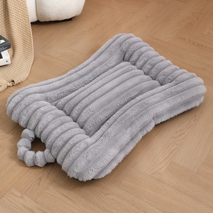 आधुनिक आरामदायक सर्दियों पालतू बिस्तर मछली पैमाने पैटर्न कुत्ते चटाई और बिल्ली बिस्तर रचनात्मक हड्डी आकार नरम और स्वस्थ कार्टन पैक - Product Image 4