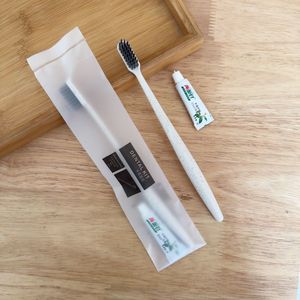 Produits d'accueil jetables personnalisés en plastique écologique 20ML, flacon souple givré portable et léger pour gel douche et <span class=keywords><strong>shampoing</strong></span> éclaircissant - Product Image 2