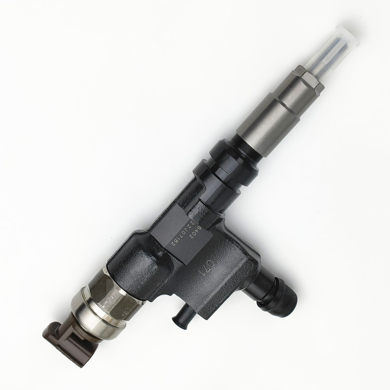Fuel Injector 23670-E0070 Common Rail Fuel Injector 095000-6402 for TOYOTA