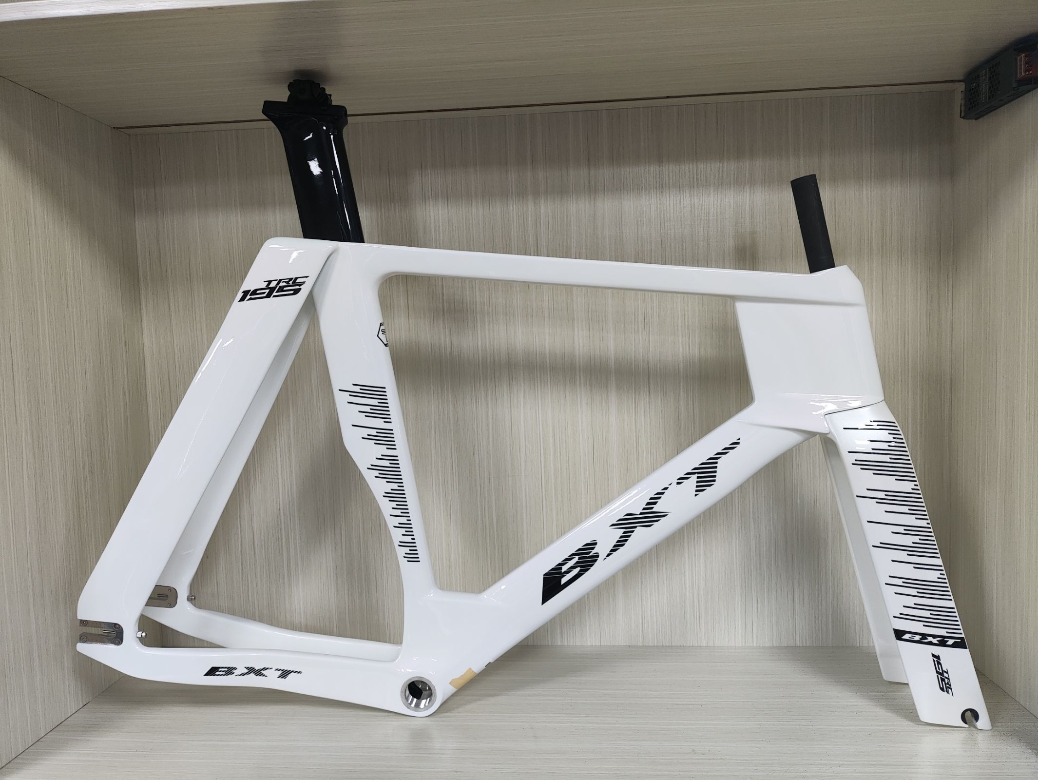 BXT TRC-195 2025 新型固定ギア自転車フレーム – T1000カーボン