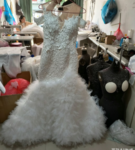 Abito <span class=keywords><strong>da</strong></span> <span class=keywords><strong>Sposa</strong></span> a Sirena Personalizzato di Lusso con Perline 2026 Nuovo Modello con Spalle Scoperte in Tulle e Volant Stile Africano - Product Image 6