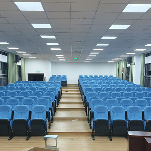 Suministro de fábrica, venta al por mayor, muebles de Teatro de Iglesia, silla de auditorio plegable azul barata de plástico - Product Image 5