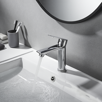 Robinet mitigeur d'évier de lavabo de salle de bain en laiton moderne robinet à levier unique eau chaude et froide monté sur le pont noyau de vanne en zinc caractéristique en céramique