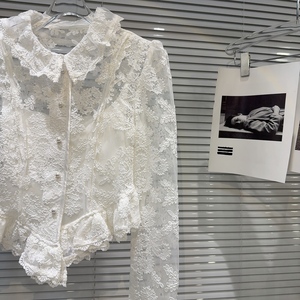 Camicia bianca per bambine con ricami <span class=keywords><strong>in</strong></span> pizzo e <span class=keywords><strong>Tulle</strong></span>, colletto arruffato e chiusura a bottone singolo per 2025 primaverile. - Product Image 4