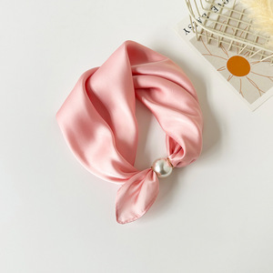Écharpe triangulaire pour femme, couleur unie, décorée de perles, avec boucle magnétique, passe-partout, vente en gros - Product Image 4
