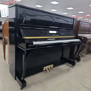 ยังชาง - เปียโนตั้งตรงสีดำที่ให้เสียงที่นุ่มนวลและละเอียดอ่อน - Product Image 1