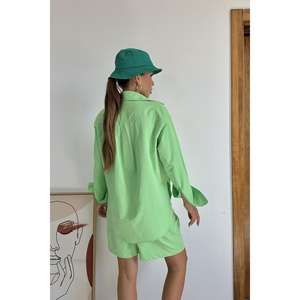 Conjunto de Camisa y Pantalones Cortos para Mujer en Verde Pistacho, Manga Larga, Tela Oxford, Estilo Casual y Transpirable - Product Image 1