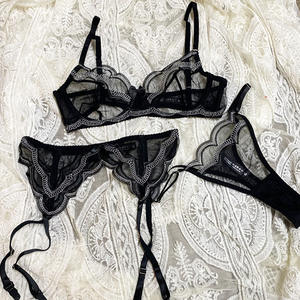 Yicheng Lingerie Sexy Européenne et Américaine à Succès, Ensemble Soutien-Gorge Trois Pièces en Dentelle Fine Anti-Affaissement à <span class=keywords><strong>Bon</strong></span> <span class=keywords><strong>Prix</strong></span> - Product Image 5