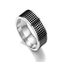 Anillo de Acero Inoxidable con Incrustaciones de Malla, Acabado Plateado Pulido con Patrón de Rejilla Negra para Hombres, Estilo Punk y Uso Diario