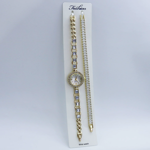 Hot New Factory Wholesale Reloj de moda para mujer Diamond Inlay Small Dial Charm Reloj de cuarzo y pulsera Set Compra a granel 2025 - Product Image 5