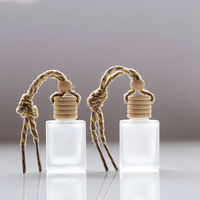 Vente en gros de flacons de parfum givrés de 8 ml, 10 ml, 15 ml, diffuseur de parfum pour voiture de type suspension, flacon en verre avec boîte cadeau