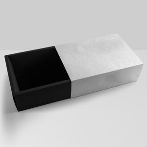 Caja de cartón deslizante de color claro, reciclable, personalizada, pequeña, para regalos cosméticos, estilo boutique. - Product Image 1