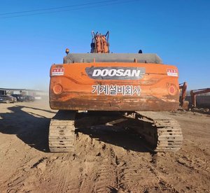 Prêt pour la construction : Excavatrice lourde d'occasion Doosan DX300LC 9C de 30 tonnes, faible nombre d'heures de travail, bien entretenue - Product Image 5