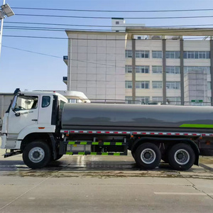 Camion-citerne d'assainissement de qualité supérieure, très demandé, camion pulvérisateur d'eau diesel - Product Image 3