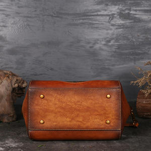 Bolsos de Mujer de Cuero Genuino Grabado, Bolso de Hombro de Piel de Vacuno de Primera Capa, Estilo Retro - Product Image 3