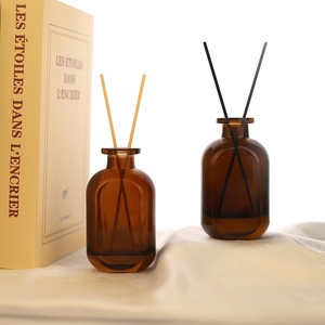 Flacon en verre épais de luxe pour huiles essentielles et diffuseurs à bâtonnets, couleur personnalisée, avec couvercle, 50ml, 100ml, 150ml - Product Image 2