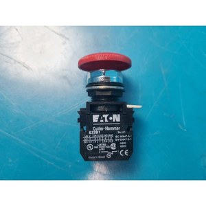 Bloc de contact à bouton-poussoir Eaton E22B1, utilisé comme pièce détachée pour équipement semi-conducteur d'époque - Product Image 3