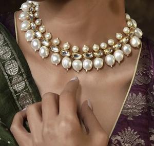 Ensemble de bijoux de perles de mariée Kundan pour femmes plaqué or blanc collier traditionnel et boucles d'oreilles parfait ensemble de cadeaux de mariage - Product Image 5