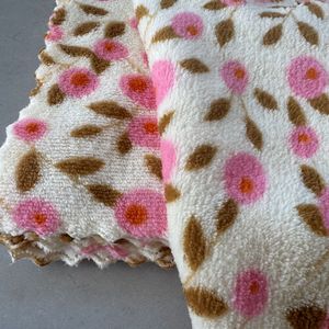 Paño de Cocina de Microfibra con Estampado Floral Xin Zhong Hua, Toalla de Cocina Pequeña Cuadrada Absorbente - Product Image 1