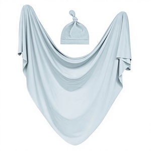Ensemble trois pièces en tissu peluche pour nouveau-né, couverture d'emmaillotage et bonnet bébé couleur unie, pour les étapes mensuelles, 80 cm, pour le commerce transfrontalier - Product Image 1