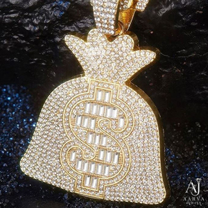 AARVA JEWELS Colgante de Plata 925 Bañado en Oro con Moissanita Corte Baguette, Diseño de Bolsa de Dinero y Signo de Dólar, Estilo Hiphop, para Hombre, Engaste de Garra - Product Image 1