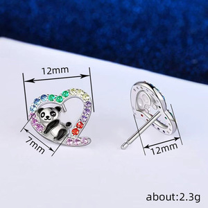 Orecchini a Perno in Resina a Forma di Panda per Donne, Accessori per Orecchie Trendy con Animali Cartoon, Regalo per Uso Quotidiano - Product Image 4