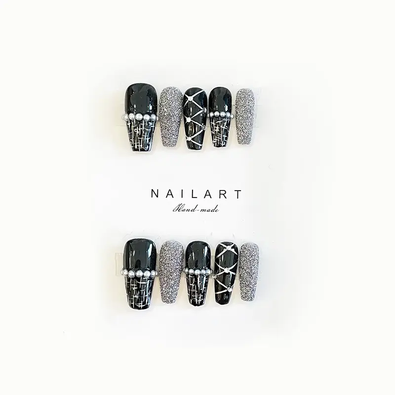 Prensa de gel de alta calidad de ataúd en las uñas Negro con diseño de diamantes de imitación Cubierta completa Uñas artificiales hechas a mano