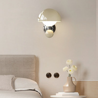 2024 nueva lámpara de pared de viento de crema francesa de setas para niños y dormitorio Fondo de sala de estar medieval fuente de luz LED