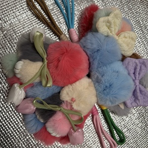 Porte-<span class=keywords><strong>clés</strong></span> de voiture en fourrure de lapin Rex véritable de 15 cm, pendentif en peluche, lapin à pois diamantés, lapin arc-en-ciel, breloques pour sac avec un joli nœud - Product Image 4