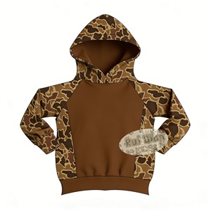 Ruiidan vend en gros et personnalise des sweats à capuche pour garçons de 6 à 16 ans, élégants et raffinés, avec des motifs patchwork. - Product Image 4