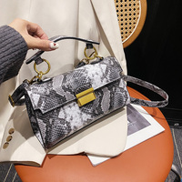 Sacs fourre-tout tendance 2022 pour femmes : Nouveaux sacs à main à lettres pour jeunes femmes, vente chaude directe usine