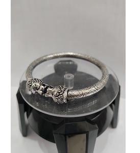 Pulseras de Plata Antigua Oxidada para Hombre y Mujer, Artesanía Moderna de la India, Regalo Hindú - Product Image 1