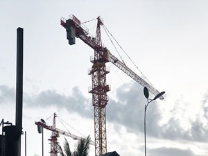 Grúa Torre Nueva de 18 Toneladas Marca Líder en China SLT315 con Motor y Componentes de Engranajes, Momento de Elevación de 315 Tm, Altura Máxima de 62.7m - Precio de Fábrica - Product Image 5