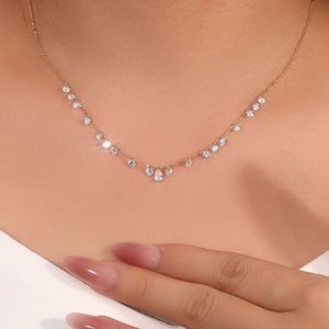 Collier en or 18 carats avec diamants naturels pour femme, bijou luxueux et élégant certifié GRC, idéal pour mariages, banquets et voyages, délicat - Product Image 1