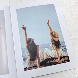 Servicio de Impresión a Granel de Revistas y Folletos con Encuadernación Cosida, Papel Couché a Todo Color, Laminación de Película y Cubierta Blanda - Product Image 2