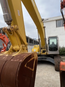 Excavatrice d'occasion, matériel de terrassement, KOBELCO SK260 à vendre - Product Image 2