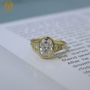 Anillo de mujer de estilo retro, joyería elegante, oro de 18 quilates, diamante sintético de alta claridad, color D, certificado IGI, personalizado para aniversario - Product Image 1