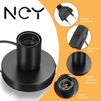 Support de lampe à vis en fer E27 standard UE avec cordon et prise, adapté pour une petite lampe décorative verticale ou une lampe de chevet.