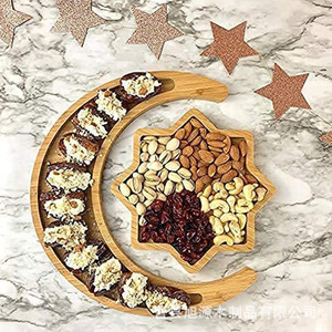 Plateau en bois Xuyuan en forme de croissant et d'étoile avec poignée pour les collations et les desserts - Product Image 3