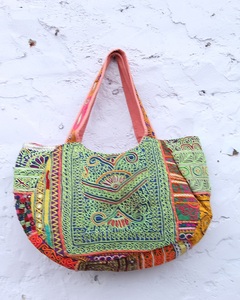 Sac léger Jaipuri Banjara, sac ethnique indien brodé à la main avec des fleurs, sac à bandoulière en coton pour femme - Product Image 3