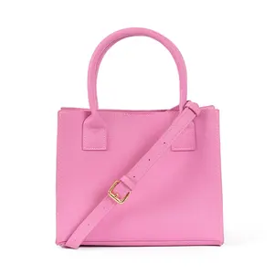 Borsa Mini Tote in Pelle Personalizzata all'Ingrosso con Ricamo 'Parlo Fluormente Francese' e Tre Catene per Ragazze - Product Image 1