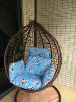 Meilleure vente de chaise en osier tissé en rotin œuf panier suspendu chaise pivotante en rotin comprend un support
