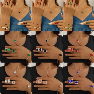 KISSWIFE Mode <span class=keywords><strong>Ensemble</strong></span> <span class=keywords><strong>de</strong></span> <span class=keywords><strong>Bijoux</strong></span> 5 Pièces Fleur à Cinq Pétales Boucles d'Oreilles Bracelet Collier et Bague pour Femme - Product Image 2