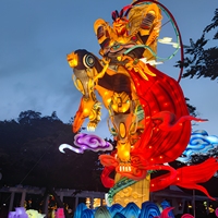Lanterne géante extérieure Mecha Sun Wukong pour le Festival des Lanternes de Diwali, événement nocturne en parc à thème, art lumineux traditionnel chinois fait main, énergie artistique