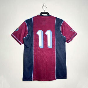 Camiseta del Madrid; <span class=keywords><strong>Camisetas</strong></span> y <span class=keywords><strong>Camisetas</strong></span> de Fútbol Retro Clásicas Estilo Tailandés para Aficionados Visitantes 2011; Camiseta de Fútbol de Club Tailandés - Product Image 1