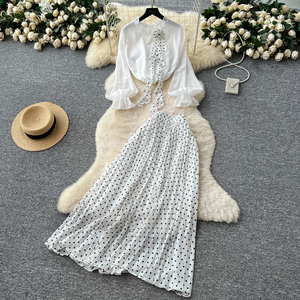 Traje de Dos Piezas para Mujer, <span class=keywords><strong>Blusa</strong></span> de Gasa <span class=keywords><strong>con</strong></span> Estampado Floral 3D de Manga <span class=keywords><strong>Larga</strong></span> + Conjunto de <span class=keywords><strong>Falda</strong></span> de Lunares de Cintura Alta - Elegante Vestido de Dos Piezas para Mujer - Product Image 5