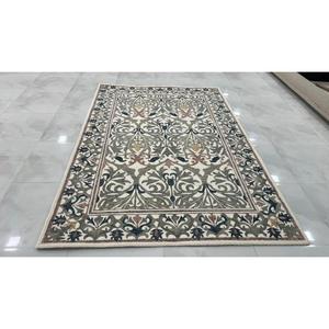 Arabesque — Tapis à motifs floraux tufté à la main |   Sauge et ivoire |   Laine |   Tailles personnalisées disponibles - Product Image 1